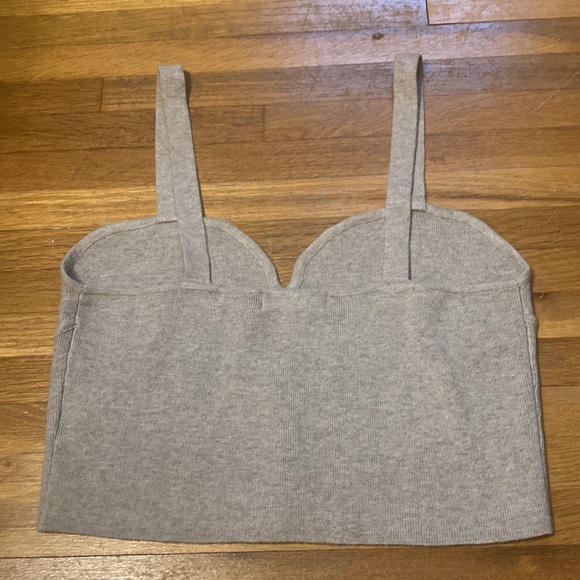*last chance* NWOT. H&M | Women’s cropped grey/brown tank top. Never worn!! - Picture 12 of 15